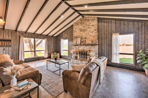 Quiet Elizabethville Home with Fire Pit and Views