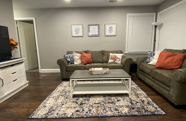 Quiet Gem in Royal Oak, RO Downtown & Detroit at Your Door!