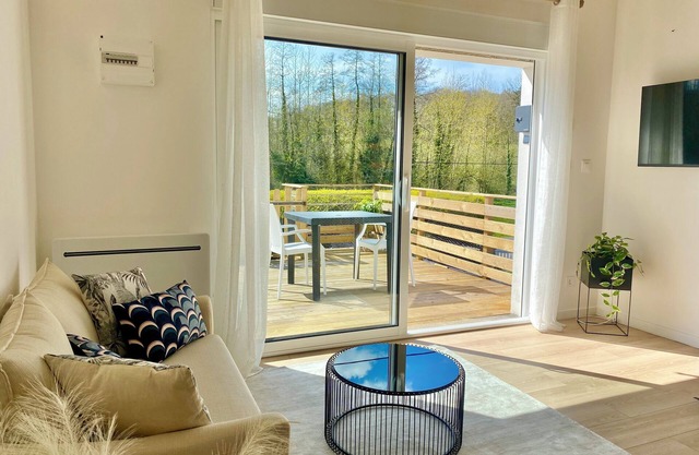 Quiet getaway for 2 between Morlaix and the coast