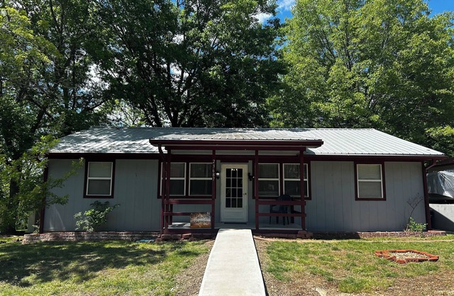 Quiet getaway in Warsaw, Missouri