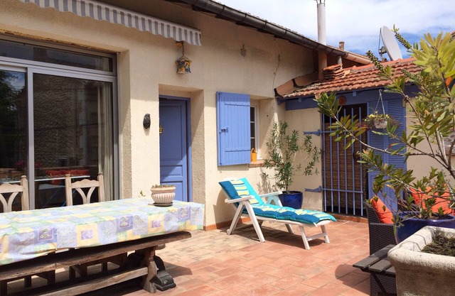 Quiet house not overlooked, 30 m2 terrace 200 meters from the ramparts