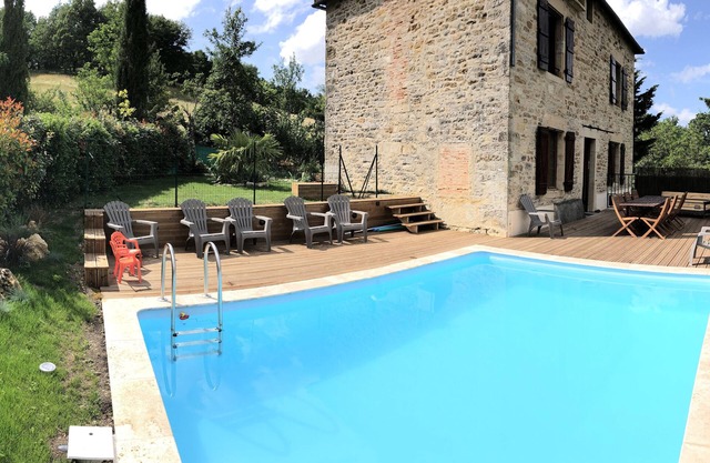 Quiet house with private, secure swimming pool heated from June to September