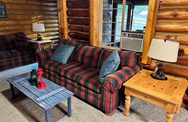 Quiet Log Cabin in Beautiful Northern Michigan