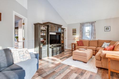 Quiet New Hampshire Getaway with Game Room!