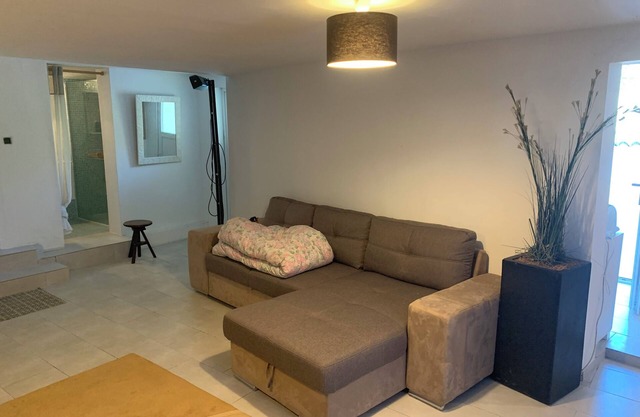 Quiet, pleasant accommodation with all comforts, pets welcome.