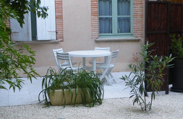 Quiet, restful gîte in town. Everything is less than 500m away on foot!