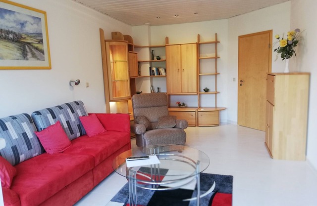 Quiet, spacious, conveniently located, close to the center, new bicycle box with e-connection.