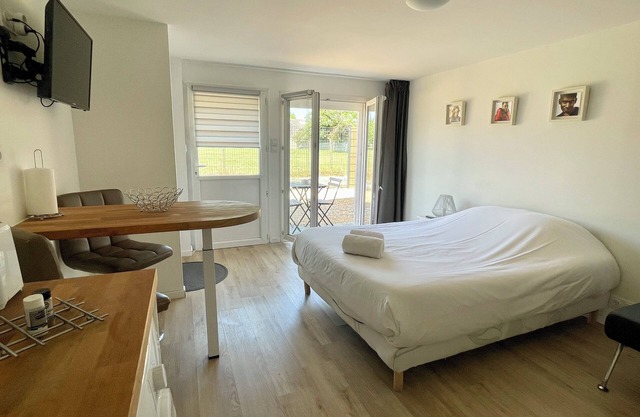 Quiet studio, countryside 5 minutes from town