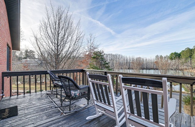 Quiet Tennessee Getaway ~ 12 Mi to Kentucky Lake!