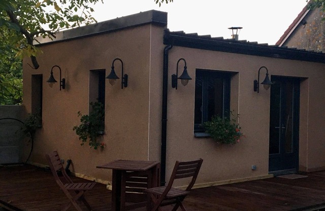 Quiet, welcoming gîte with wood-fired Norwegian SPA