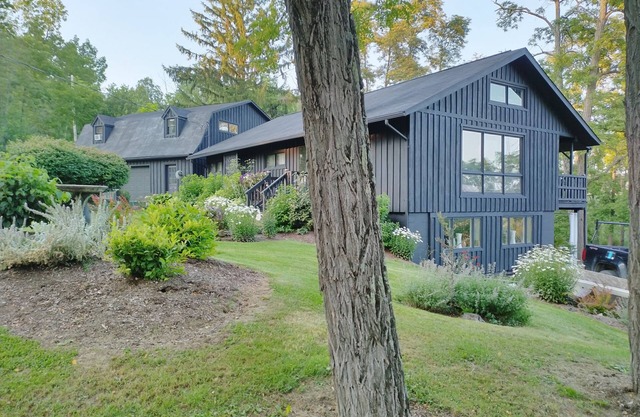 Quiet, whimsical country apartment with a private deck. Pets welcome.