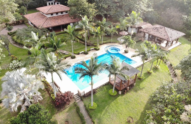 Quinta El Poblado Luxury Home near Jaco Beach