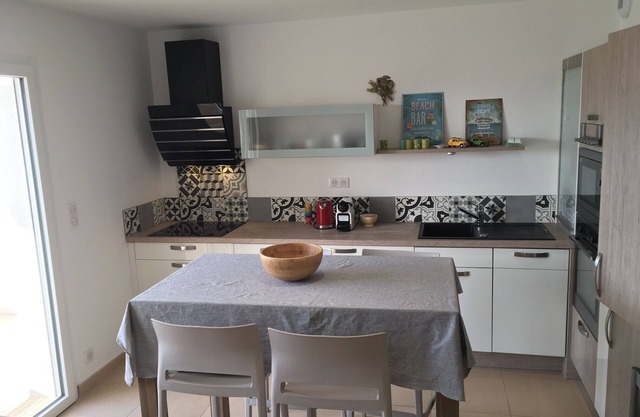 Résidence Palombaggia T2 south-facing terrace side ocean view