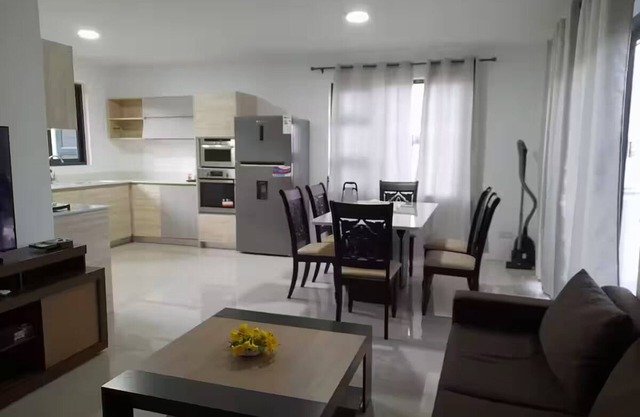 RABBIT HOLIDAY - 8 mins walk from the beach