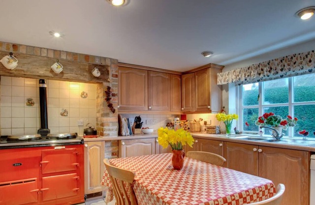 Rainbow Cottage in Litton Cheney