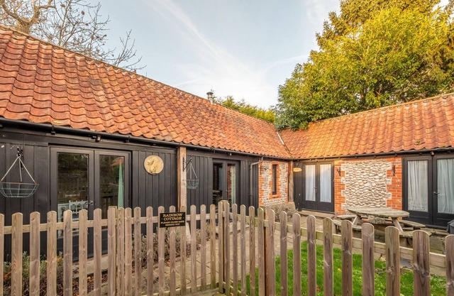 Rainbow Cottage, Roughton, Norfolk