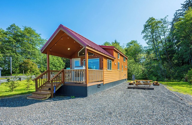 Rainforest Retreat Tiny Home #20 Fishing Cabin