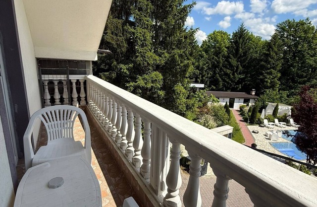 Rakovica Resort - Apartment with Shared Pool 1