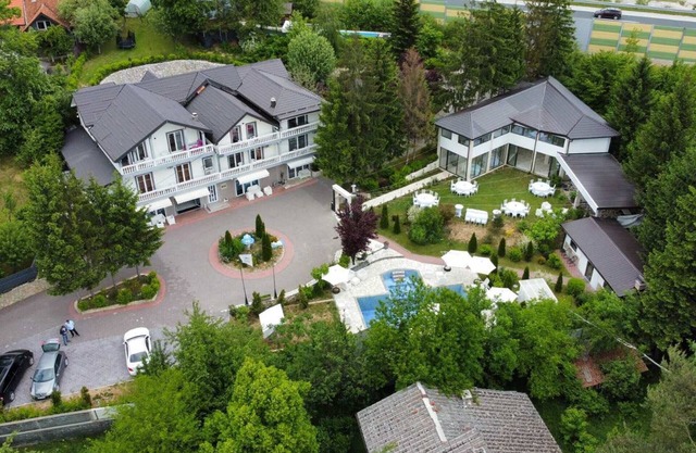 Rakovica Resort - Apartment with Shared Pool 4