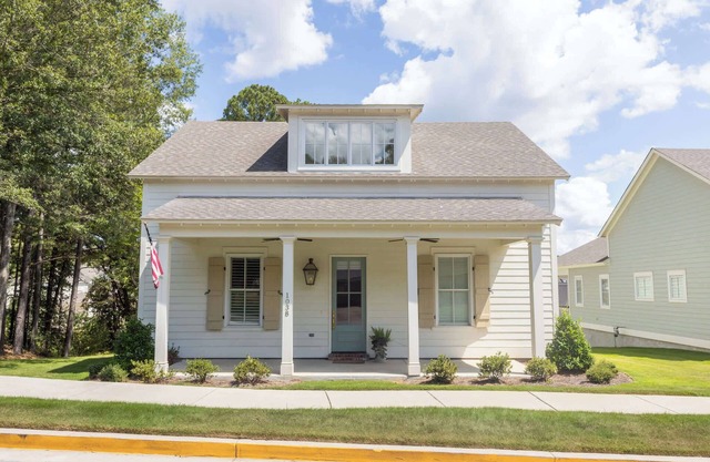 Rally Capps at the Lamar by Apex Short Term Stays