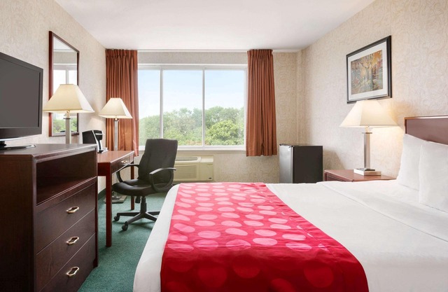 Ramada Plaza by Wyndham Montreal