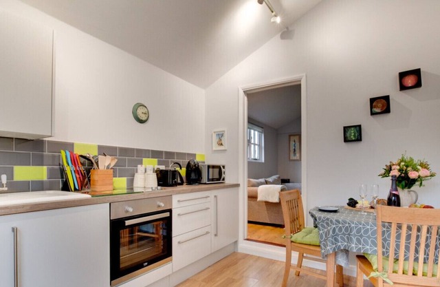 Rambler's Rest - One Bedroom House, Sleeps 2