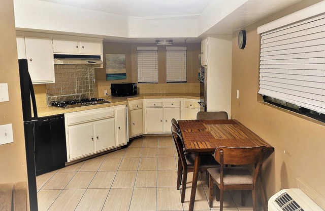 Rancho San Diego Inn & Suites