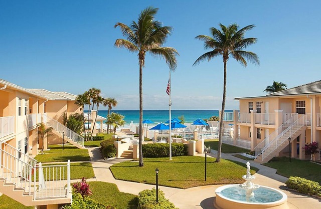 RARE FIND! Beach Front Resort at Gulf Stream Sleeps 2-4 with pool, hot tub, BBQ