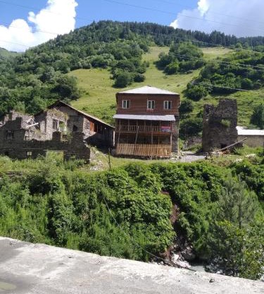 Raul Lushnu Darbaz