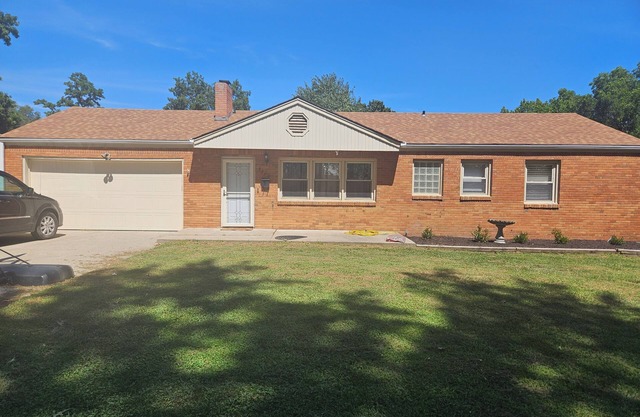 Raytown Ranch - Mahome Away from Home