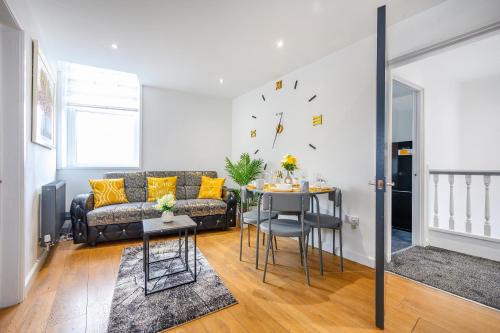 -RB83- For your relaxed,Cosy stay,Free Parking