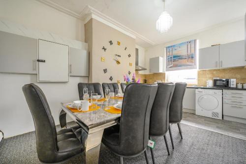 -RE15CFA- For Relaxed and Cosy stay with Free Parking
