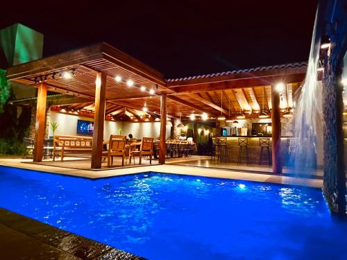 Recanto Quinta das Palmeiras, Casa com Piscina Aquecida, até 16 pessoas, Perto dos Parques, Olímpia-SP