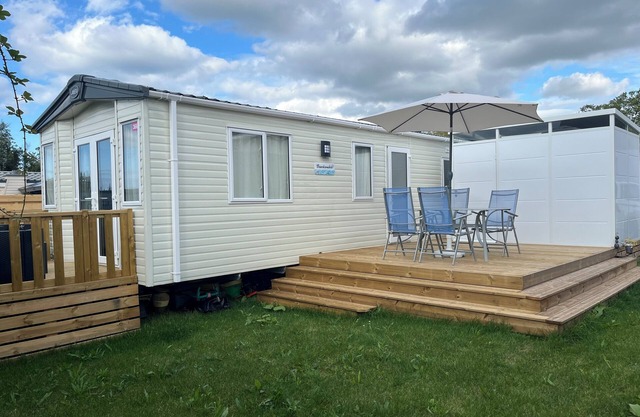 Recent top-of-the-range mobile home, very spacious Located 2km from the beach