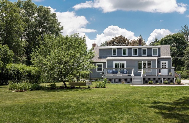 Recently updated, comfortable home with large yard, enjoy the North Shore!