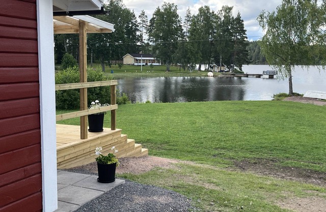 Red Cottage with Lakefront Location at Nerbjärken – Peaceful Retreat near Hultsfred | SE05088
