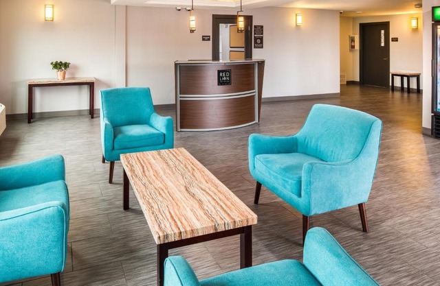 Red Lion Inn and Suites Everett