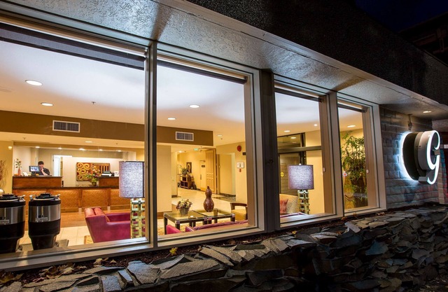 Red Lion Inn & Suites Olympia, Governor Hotel