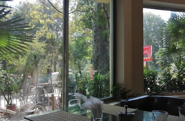 Red Onion Hotel & Restaurant