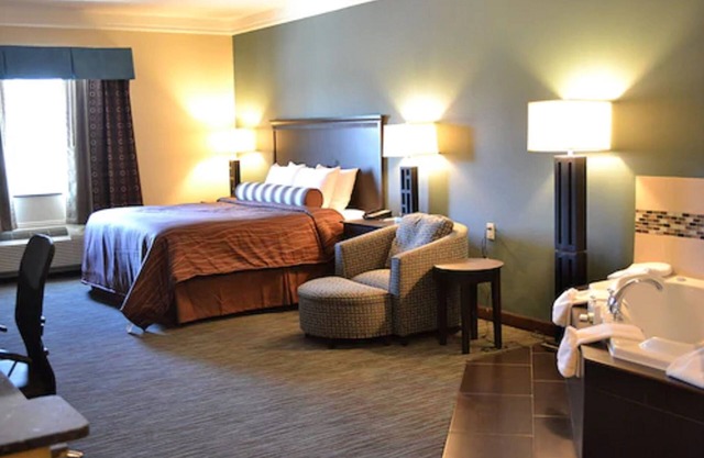 Red River Inn And Suites