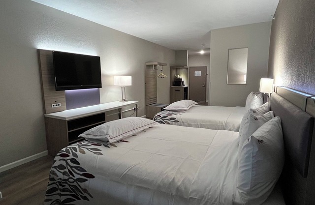 Red Roof PLUS+ San Antonio Northeast