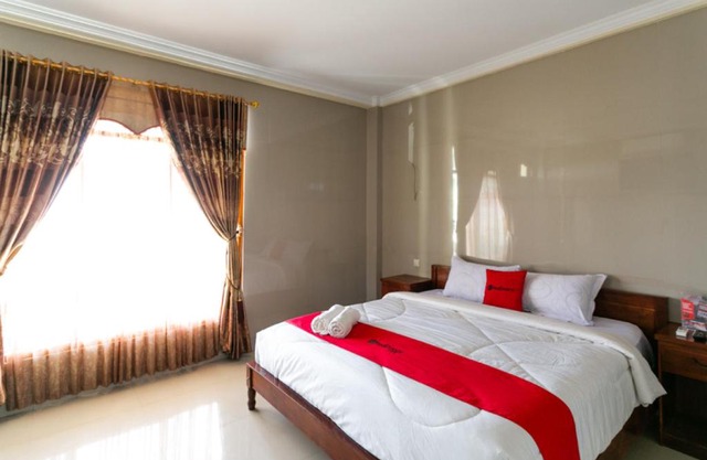 RedDoorz near Parangtritis Beach