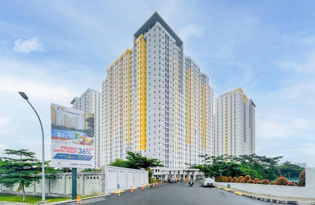 RedLiving Apartemen Springlake Summarecon - Happy Rooms with Netflix