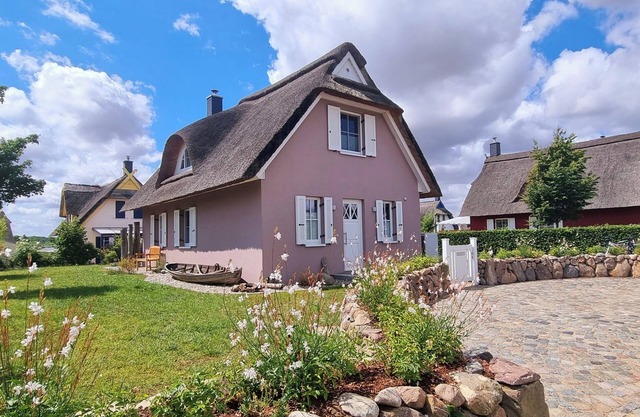 Reethaus am Meer - pure relaxation and recreation! Sauna & fireplace - Wallbox at the house