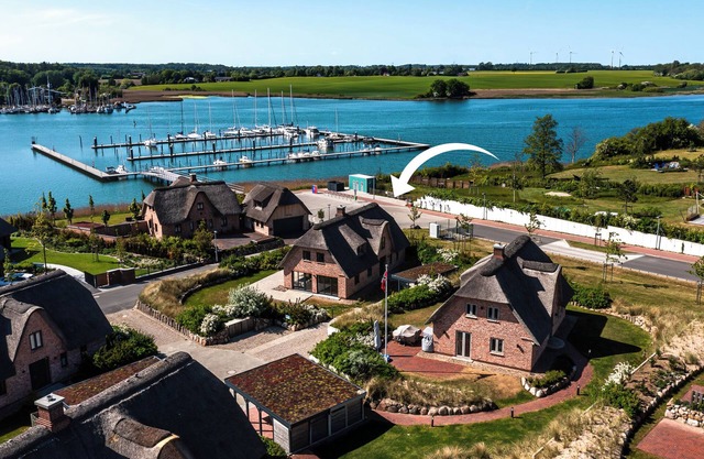 "Reethus Schleiblick" new vacation home, with traditional charm on the Schlei