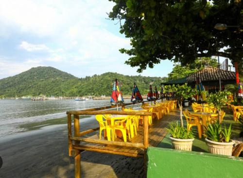 Refúgio Tropical - Casarão de 4 suítes em Itaguá