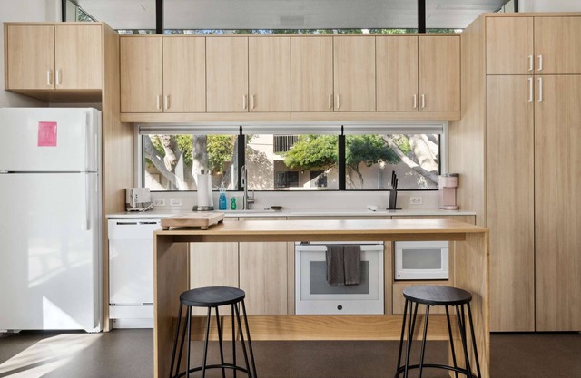 Refreshing 1-bedroom Container - 80 Walkscore!