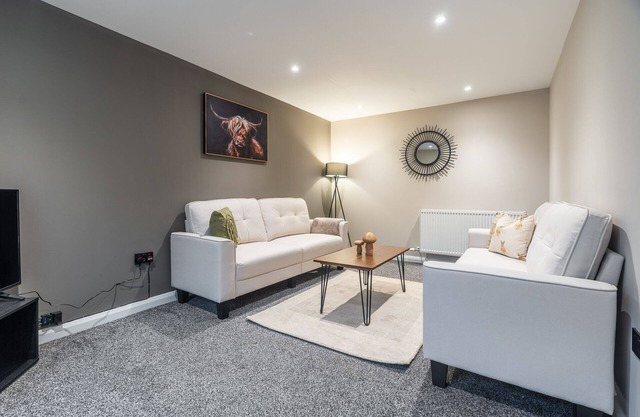 Refreshing Modern Apartment in Lanark