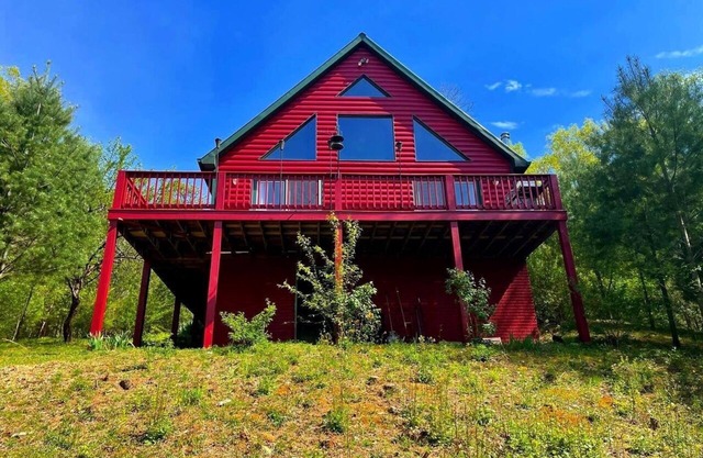 Relax and Unwind in Beautiful West Virginia Cabin
