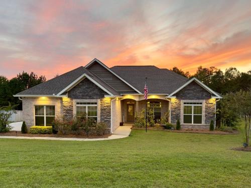 Relax at the Ridge 4BR 3BA